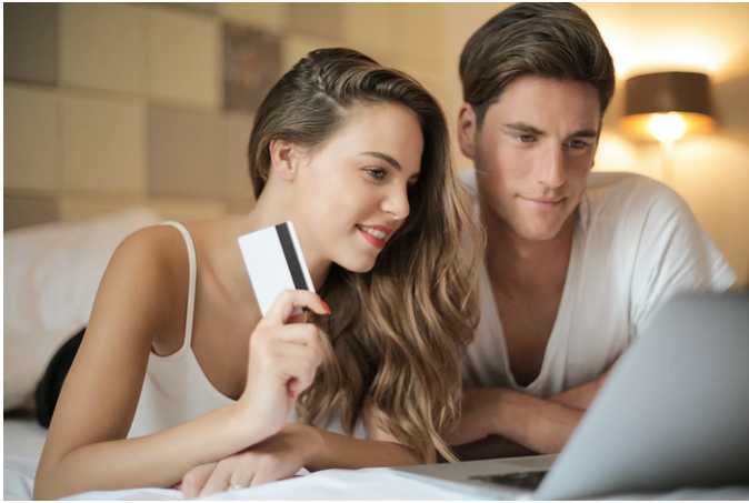 a couple doing online gambling